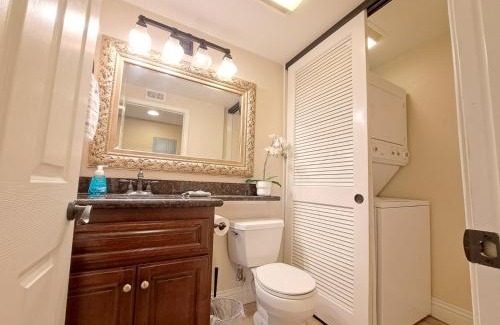 University City Apartment | -Luxury central, spa and pool LJ condo