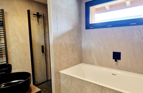 Montalbert Ski Chalet | Luxury chalet with sauna, ski room and parking near the slopes