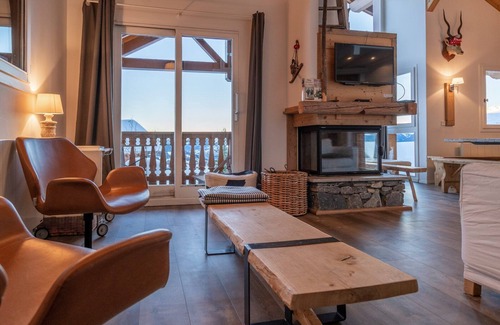 Vallandry House | Luxury chalet (8p). 4 bedrooms (1 loft), 2 bathrooms and a loft. In the centre of Vallandry, with ski-in & out