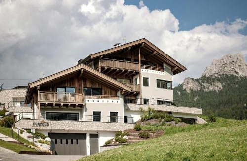 Selva di Val Gardena Apartment | Luxury Chalet Plazola