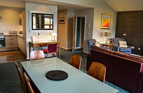 Balmaha Ski Chalet | Luxury chalet with hot tub and loch views