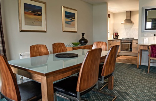Balmaha Ski Chalet | Luxury chalet with hot tub and loch views