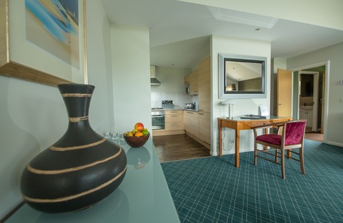 Balmaha Ski Chalet | Luxury chalet with hot tub and loch views