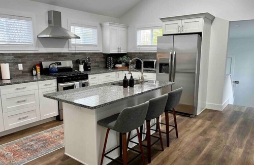 Perrysburg Apartment | Luxury & Charm in Downtown Perrysburg!