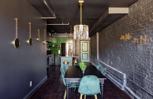 West Main Historic District Condo | Luxury City Escape. Peaceful Retreat by Hollyhock