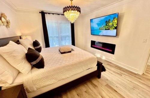 Gainesville House | Luxury City Loft in Gainesville D