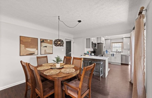 Parma Heights Apartment | Luxury Cleveland Home W/Fitness Equipment & Yard