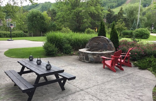 Craigleith Ski Chalet | Luxury Collingwood Retreat On A Stunning 1/2 Acre Lot