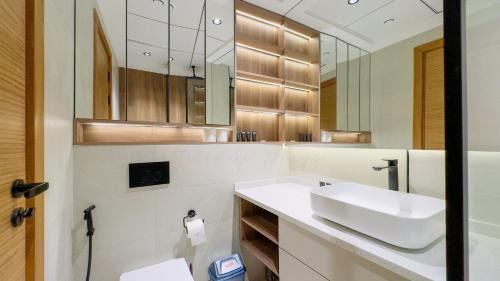 Al Barsha Apartment | Luxury Comfy Studio at Arjan S414