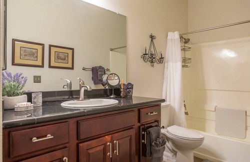 Portofino Apartment | Luxury Condo, Beautiful Amenities, Pool, Hot Tub