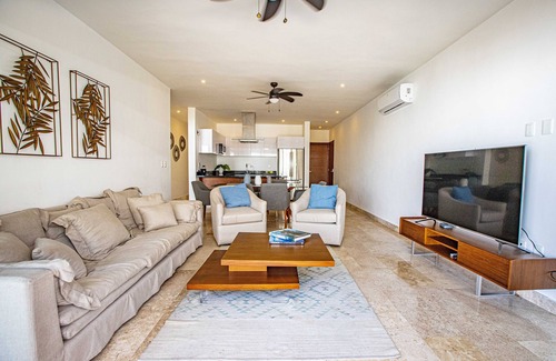 Downtown Cancun Condo | Luxury Condo in the heart of Downtown Cancun! Fast Wifi.