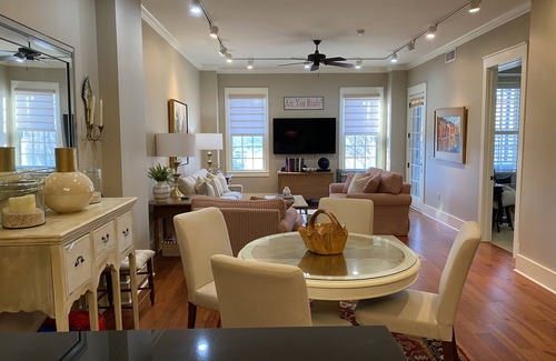 Oxford Condo | Luxury Condo on Oxford Square