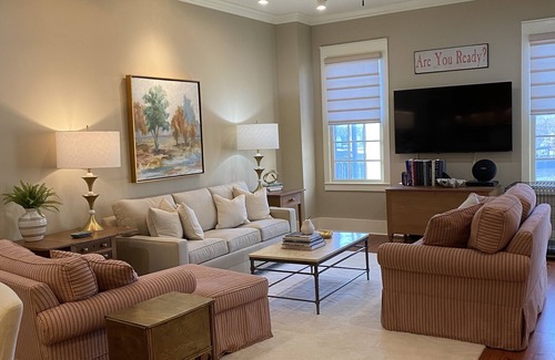 Oxford Condo | Luxury Condo on Oxford Square