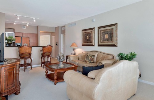 East Ocean Ave Condo | Luxury condo on the intercoastal with resort style amenities. Walk to beach,cafe