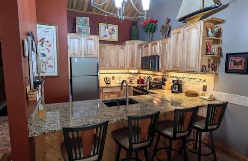 Avon Condo | Luxury Condo w/FREE WiFi, Parking, Heated Pool, Hot Tubs, Skier Shuttles
