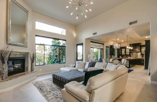 Fountain Hills House | Luxury Contemporary Sanctuary w/ Pool and Views!