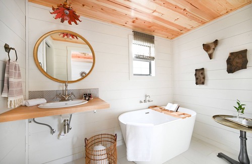 Somerville Cottage | Luxury Cottage 20 minutes from Texas A&M
