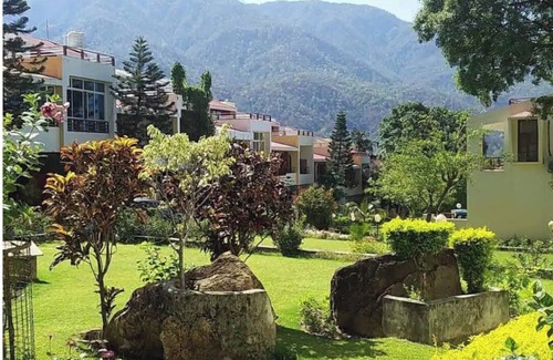 Rishikesh House | Luxury Cottage by iTvara 2 Bedroom near Ganges.n