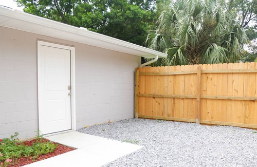 Northeast Pensacola Cottage | Luxury Cottage: Close to UWF, Shopping, & More!