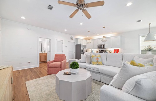 Gulf Shores House | LUXURY COTTAGE IN THE HEART OF GULF SHORES!