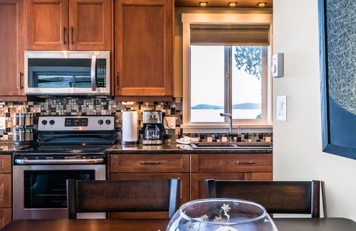 Chemainus House | Luxury cottage on the ocean