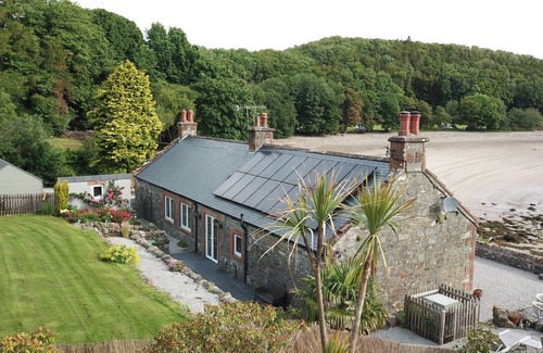 Kirkcudbright Cottage | Luxury Cottage Overlooking Sea with Direct Beach Access Set In 2 Acres