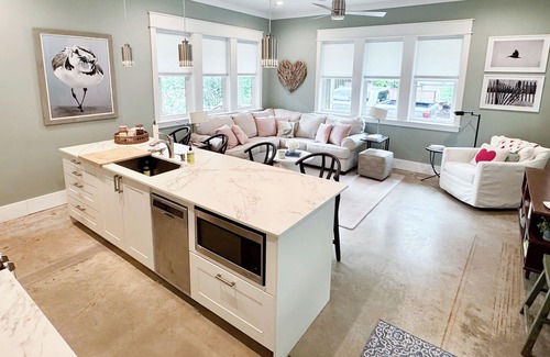 Fairhope House | Luxury Cottage|Pickleball, Dining & Downtown Walks