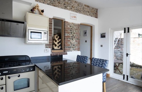 East Lavant Cottage | Luxury cottage with hot tub, nestled in the South Downs national park