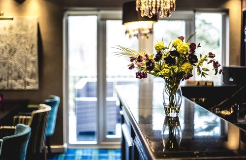Rowen House | Luxury Country House and landscaped gardens overlooking mountains with parking