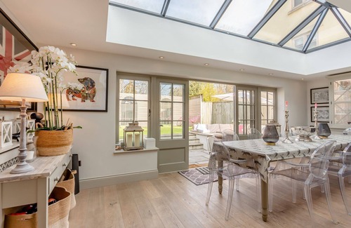 Ewen House | Luxury Detached Cotswold Holiday Home - Honeysuckle House