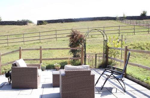 Belper House | Luxury Detached Peak District Stone Barn - Dog Friendly - Rural Walkers Paradise