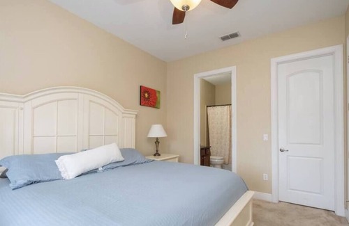 University Heights Condo | Luxury Downtown 2/2 Condo- Pool