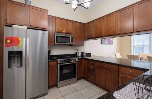 University Heights Condo | Luxury Downtown 2/2 Condo- Pool