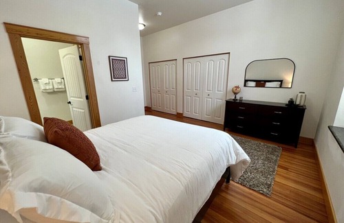 Helena Apartment | Luxury Downtown Condo #D natural light