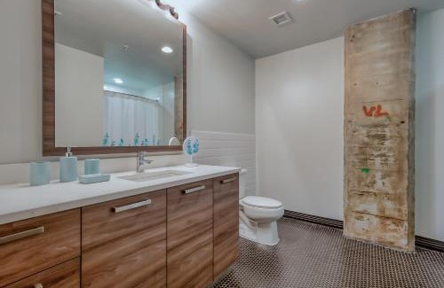 Downtown Dallas Apartment | Luxury Downtown Dallas Stay by Amyfinehouse