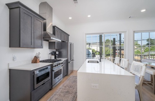 Tuscaloosa House | Luxury Downtown Home with View of the Stadium