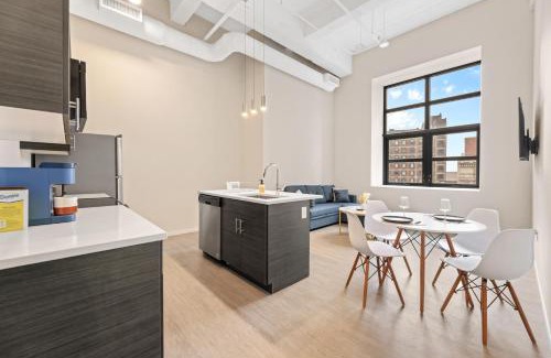Gateway District Apartment | Luxury DT Condo l Playhouse Square l Fast W-Fi