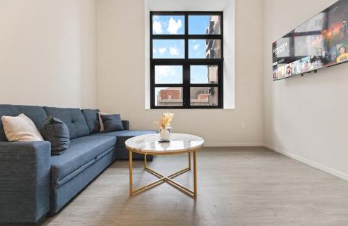 Gateway District Apartment | Luxury DT Condo l Playhouse Square l Fast W-Fi