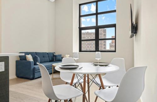 Gateway District Apartment | Luxury DT Condo l Playhouse Square l Fast W-Fi