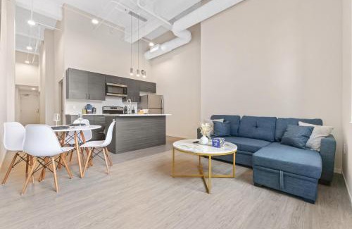 Gateway District Apartment | Luxury DT Condo l Playhouse Square l Fast W-Fi