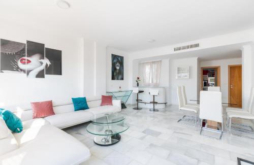 Triana Apartment | Luxury Duplex 200 M2 Terrace Parking StayInSeville