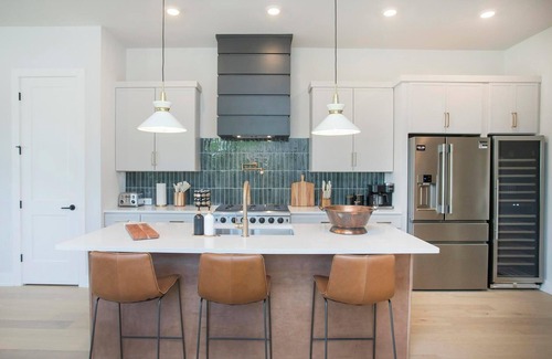 Nashville House | Luxury E Nash Home - City Views & Rooftop Deck