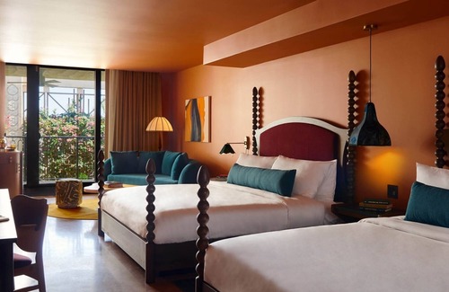 Coconut Grove Hotel | Luxury Eden in Miami: Dive into Rooftop Pool & Enjoy Spa Services | 4 Units