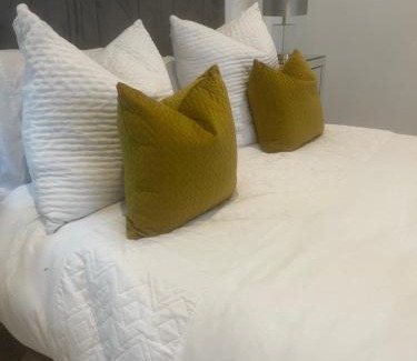 Lewisham House | Luxury en-suite in modern house