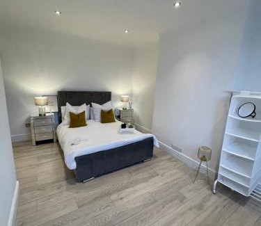 Lewisham House | Luxury en-suite in modern house
