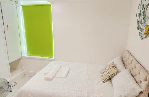 Solihull Apartment | Luxury En-Suite Room in Prime Solihull Town Centre Location