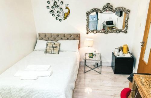 Solihull Apartment | Luxury En-Suite Room in Prime Solihull Town Centre Location