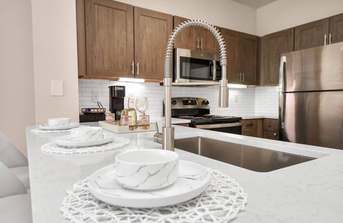 Houston Apartment | Luxury Estate Home From Home