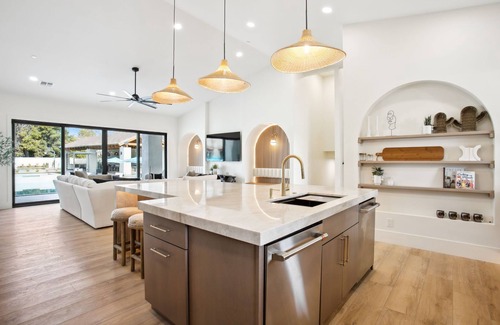 Sunburst Farms East House | Luxury Estate on Acre Lot-Pickleball-Pool-Spa-Gym-Theatre-Volleyball-Ping Pong