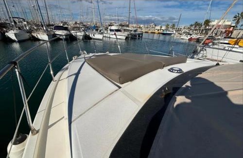 Torrevieja Boat Rental | Luxury experience on a 16-meter Azimut yacht